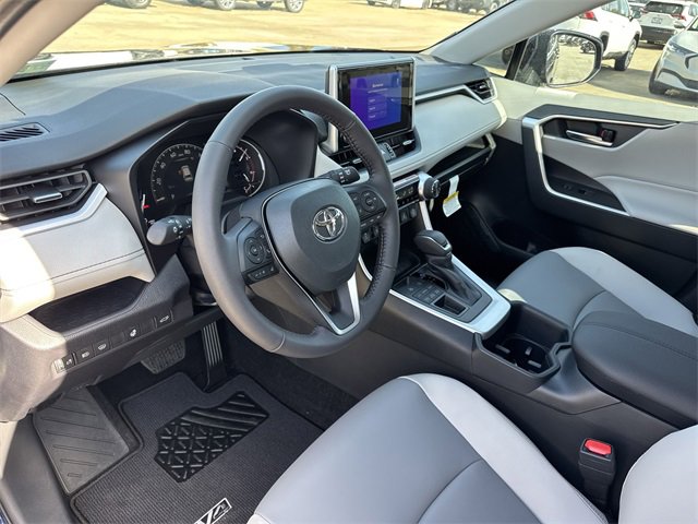 Thumbnail: 2025 Toyota RAV4 - 10