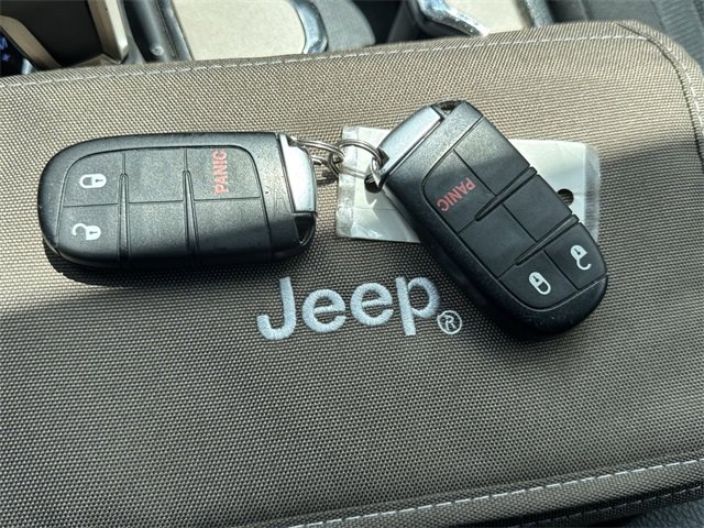 Thumbnail: 2017 Jeep Grand Cherokee - 25