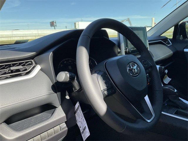 Thumbnail: 2025 Toyota RAV4 - 10