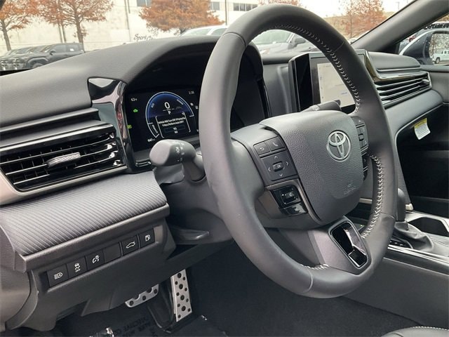 Thumbnail: 2025 Toyota Camry - 10