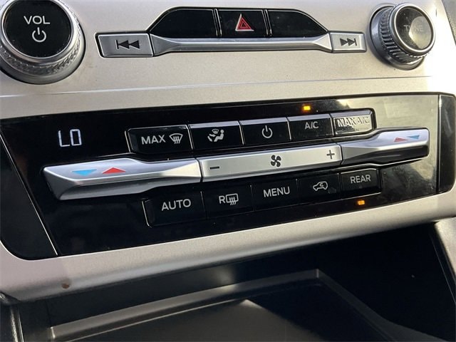 Thumbnail: 2020 Ford Explorer - 22