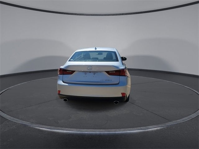 Thumbnail: 2016 Lexus IS - 3