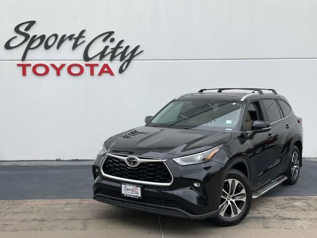 Used 2023 Toyota Highlander XLE SUV