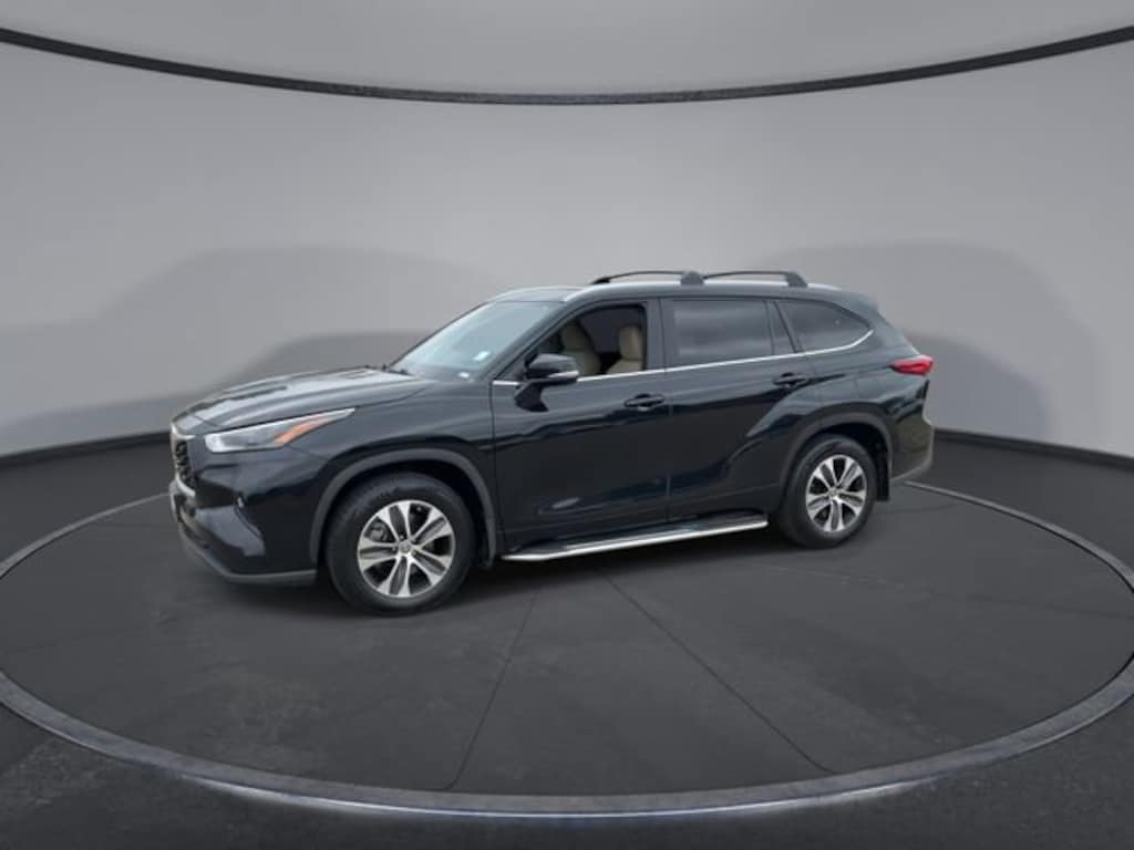 Used 2023 Toyota Highlander XLE SUV