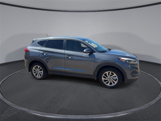 Thumbnail: 2017 Hyundai Tucson - 9