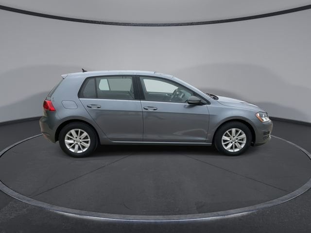 Thumbnail: 2016 Volkswagen Golf - 9