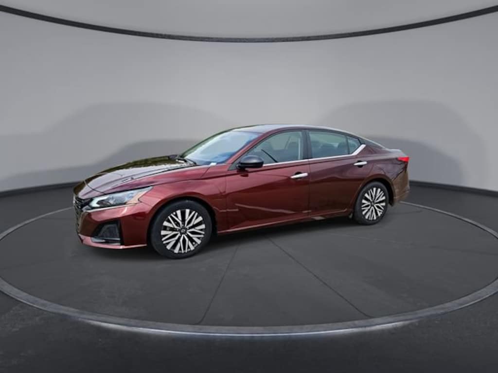 Used 2024 Nissan Altima 2.5 SV Sedan