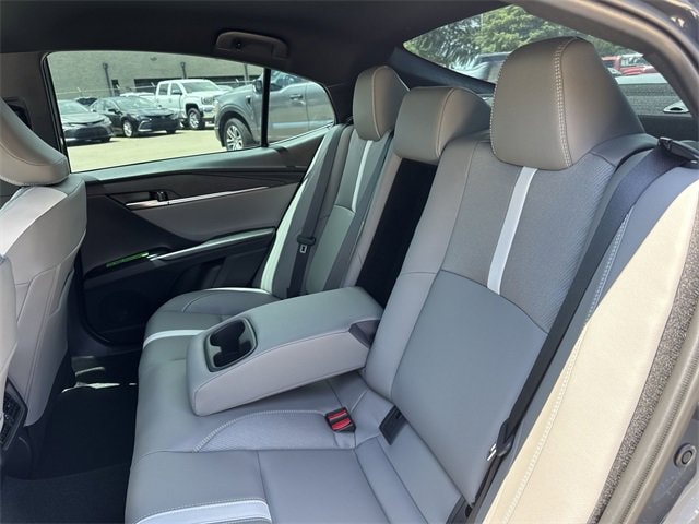 Thumbnail: 2025 Toyota Camry - 15