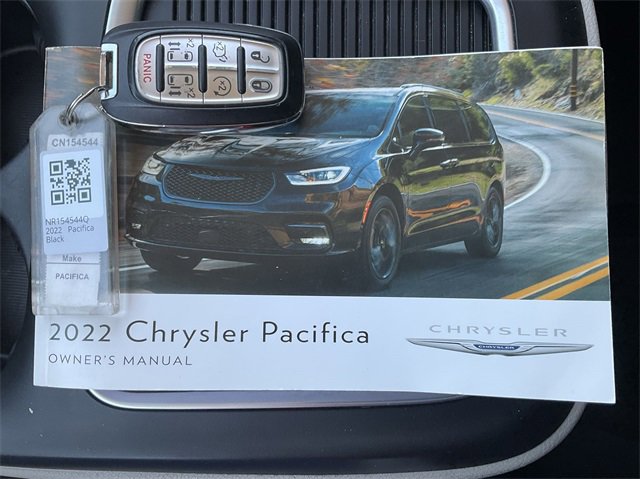 2022 Chrysler Pacifica Touring 25