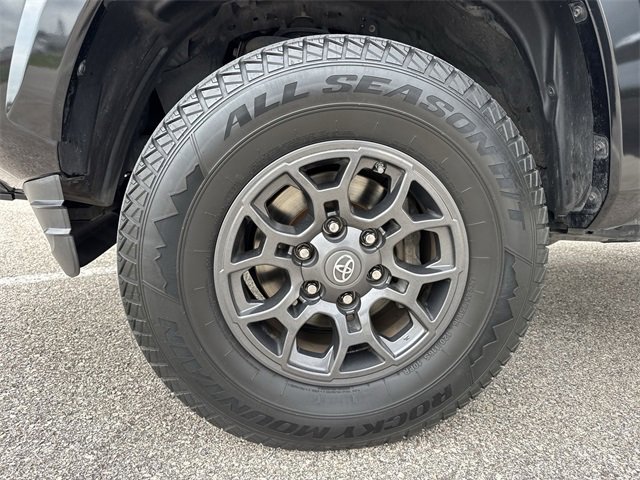 Thumbnail: 2018 Toyota Tacoma - 12