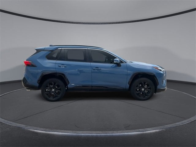 Thumbnail: 2022 Toyota RAV4 - 9