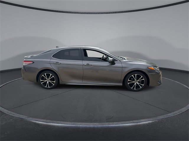 2019 Toyota Camry SE 9
