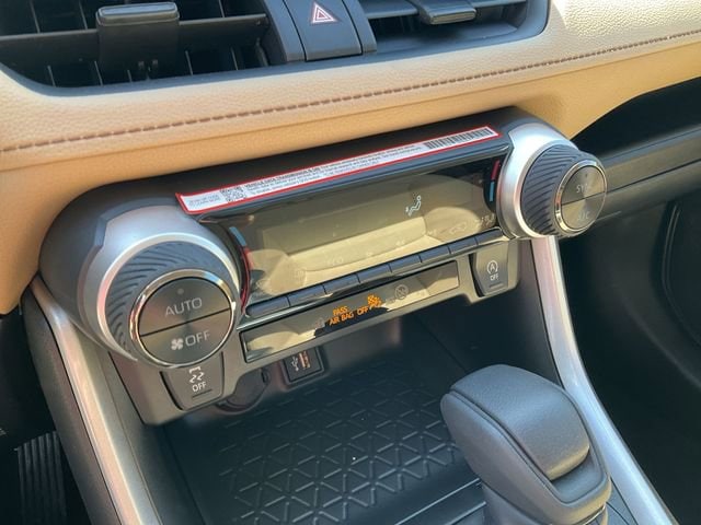 Thumbnail: 2025 Toyota RAV4 - 24