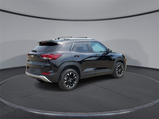 Thumbnail: 2023 Chevrolet TrailBlazer - 8