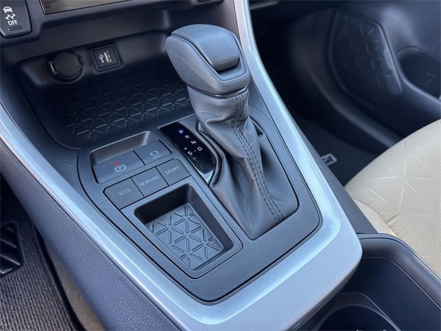 Thumbnail: 2025 Toyota RAV4 - 24