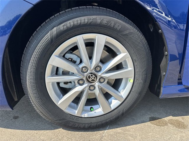 Thumbnail: 2025 Toyota Camry - 11