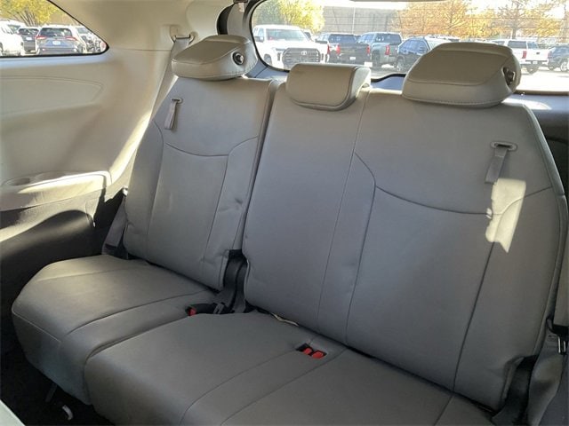 Thumbnail: 2023 Toyota Sienna - 17