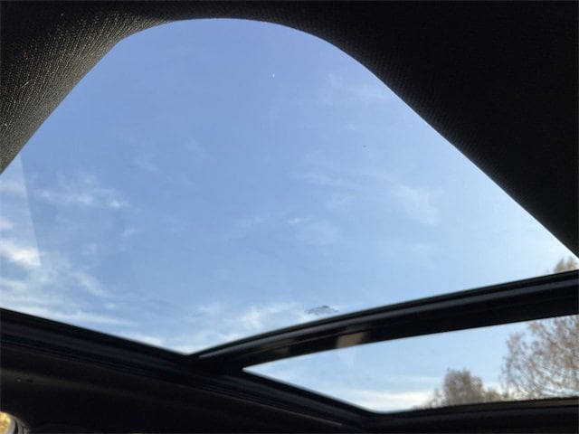 Thumbnail: 2023 Cadillac XT5 - 14