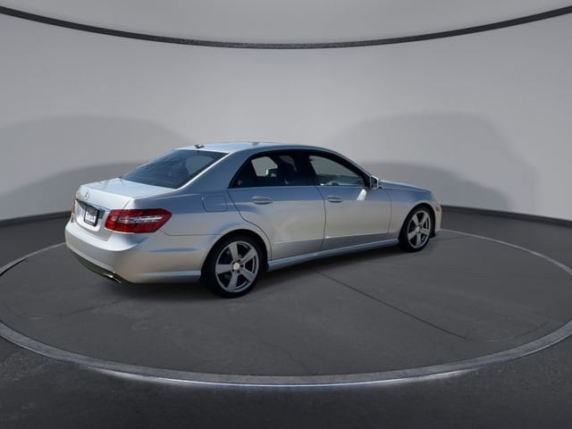Thumbnail: 2010 Mercedes-Benz E-Class - 8