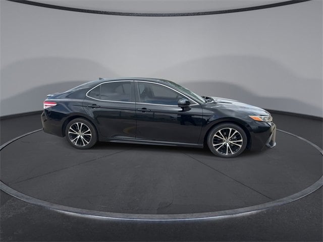 2020 Toyota Camry SE 9