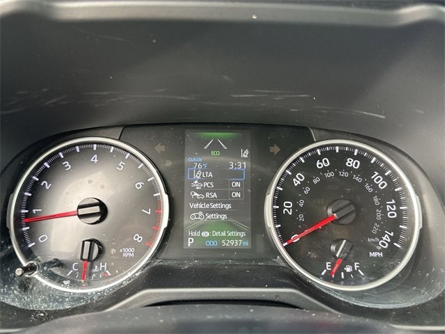 2020 Toyota RAV4 LE 24