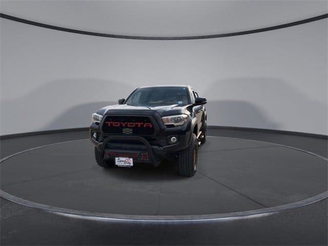 Thumbnail: 2019 Toyota Tacoma - 3