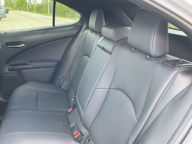 Thumbnail: 2023 Lexus UX - 17