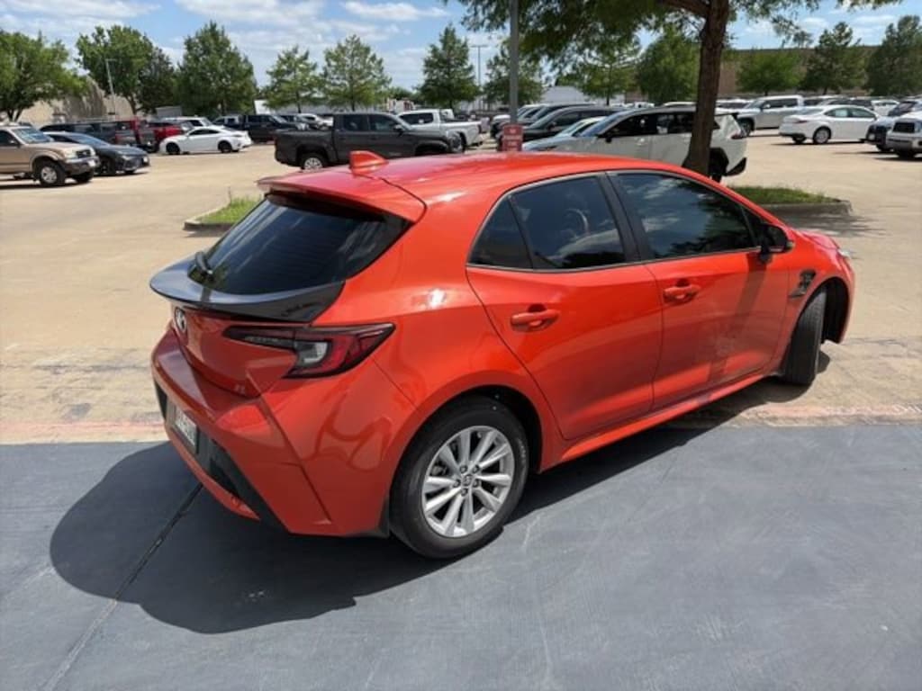 Used 2025 Toyota Corolla Hatchback SE Hatchback
