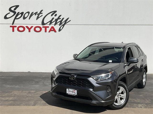 2020 Toyota RAV4 XLE -
                Dallas, TX