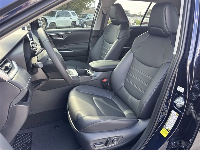 Thumbnail: 2025 Toyota RAV4 - 12