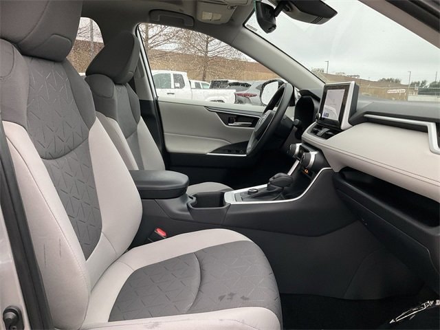 Thumbnail: 2025 Toyota RAV4 - 18