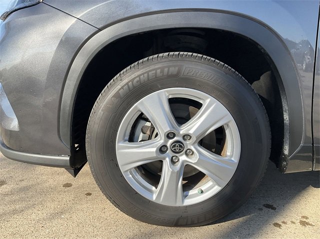 Thumbnail: 2024 Toyota Highlander - 12
