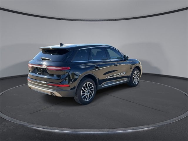 Thumbnail: 2020 Lincoln Corsair - 8