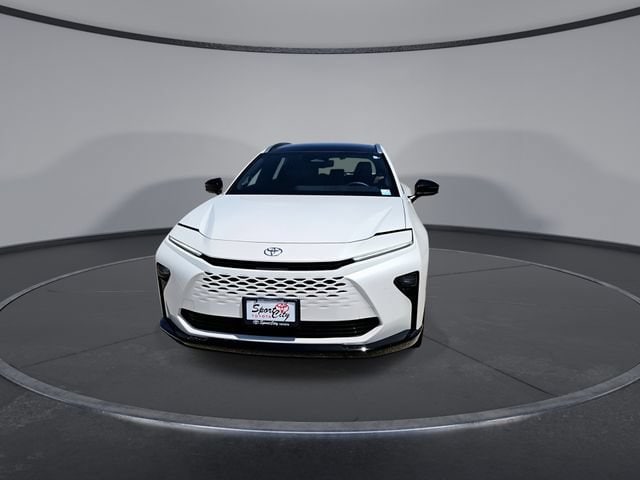 Thumbnail: 2026 Toyota Crown Signia - 3