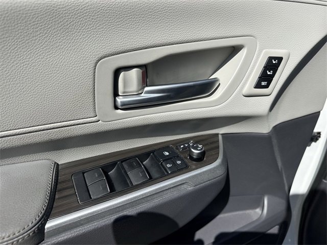 Thumbnail: 2021 Toyota Sienna - 13