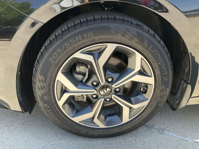Thumbnail: 2021 Kia Forte - 11