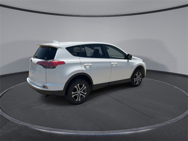 Thumbnail: 2018 Toyota RAV4 - 8