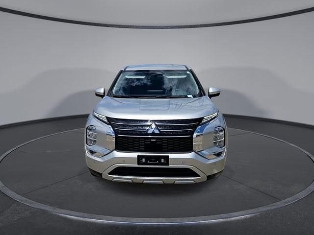 Used 2024 Mitsubishi SUV SE Alloy Silver For Sale at Lithia Motors