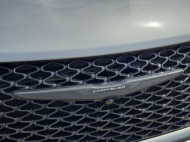 Thumbnail: 2021 Chrysler Pacifica - 9