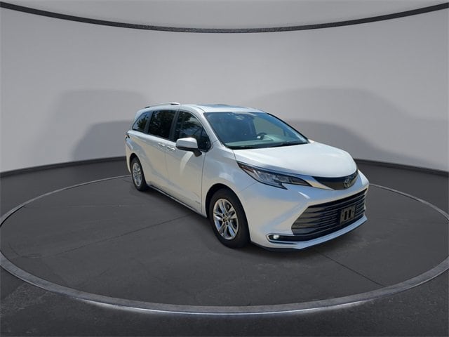 Thumbnail: 2021 Toyota Sienna - 2