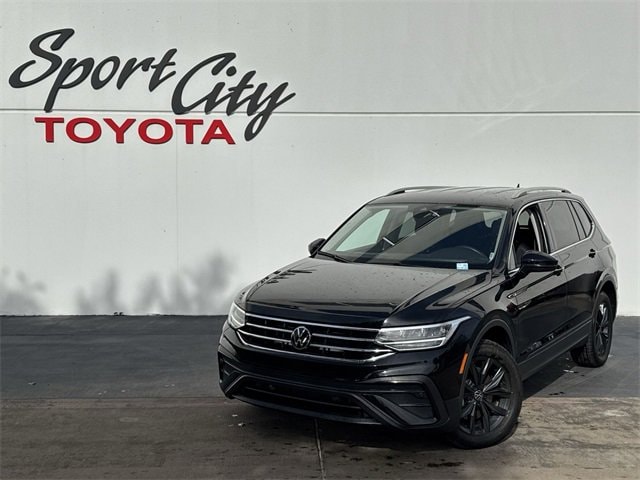 Thumbnail: 2024 Volkswagen Tiguan - 1