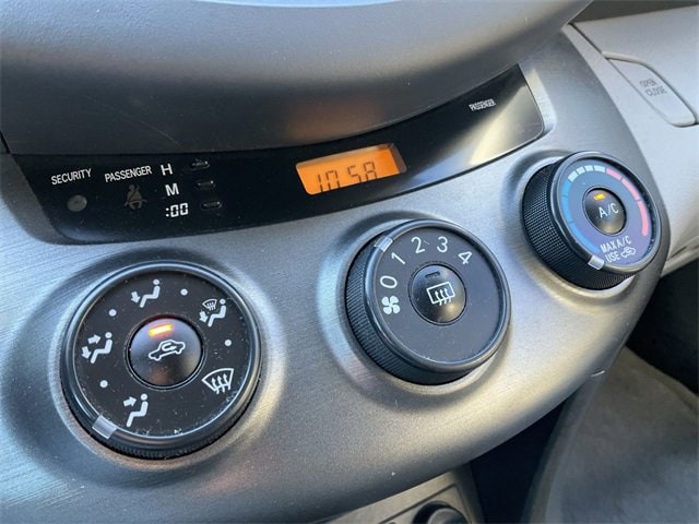 Thumbnail: 2010 Toyota RAV4 - 20