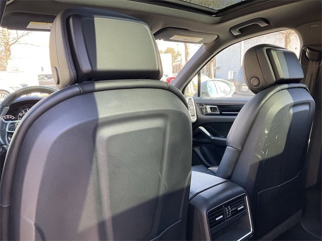 Thumbnail: 2020 Porsche Cayenne - 15