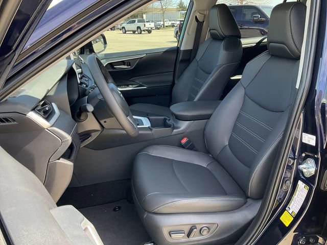 Thumbnail: 2025 Toyota RAV4 - 13