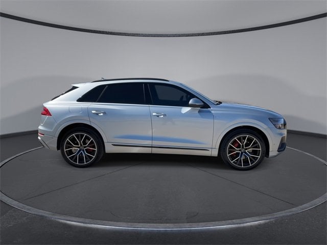 Thumbnail: 2023 Audi Q8 - 9