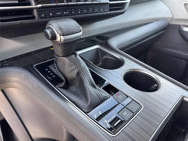 Thumbnail: 2021 Toyota Sienna - 25