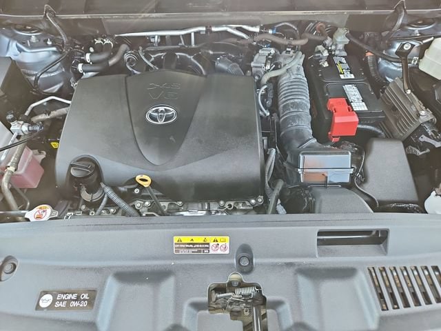 Thumbnail: 2022 Toyota Highlander - 11