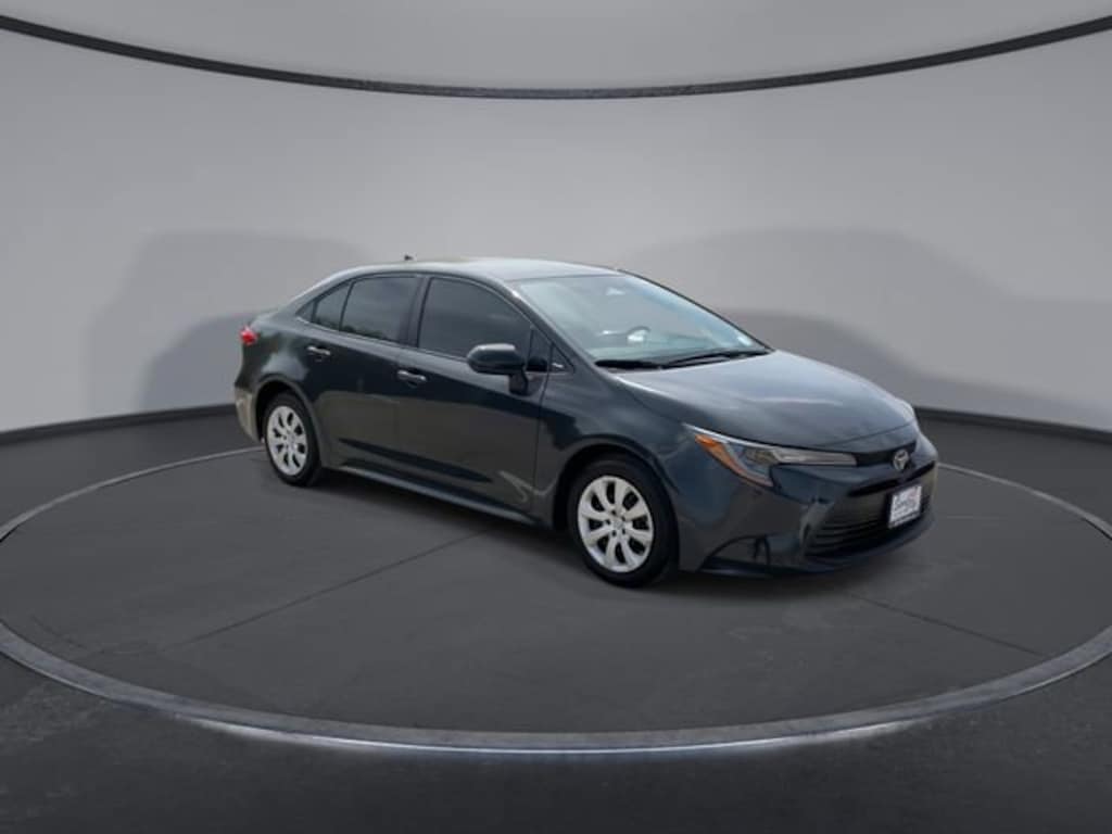 Used 2025 Toyota Corolla LE Sedan