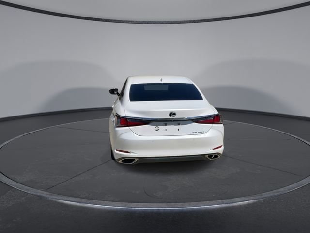 Thumbnail: 2020 Lexus ES - 7