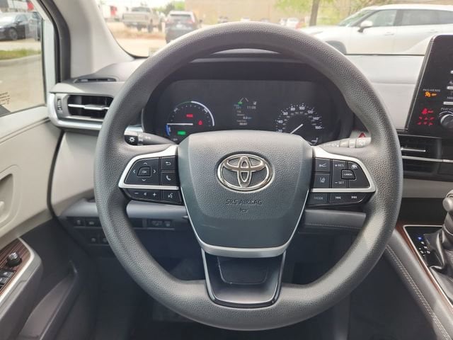 Thumbnail: 2021 Toyota Sienna - 21